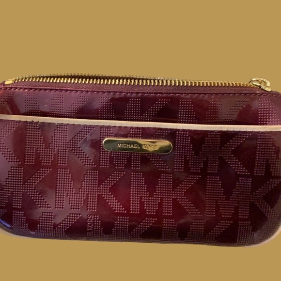 Michael Kors Signature Burgundy Cosmetics Bag - Picture 1 of 8